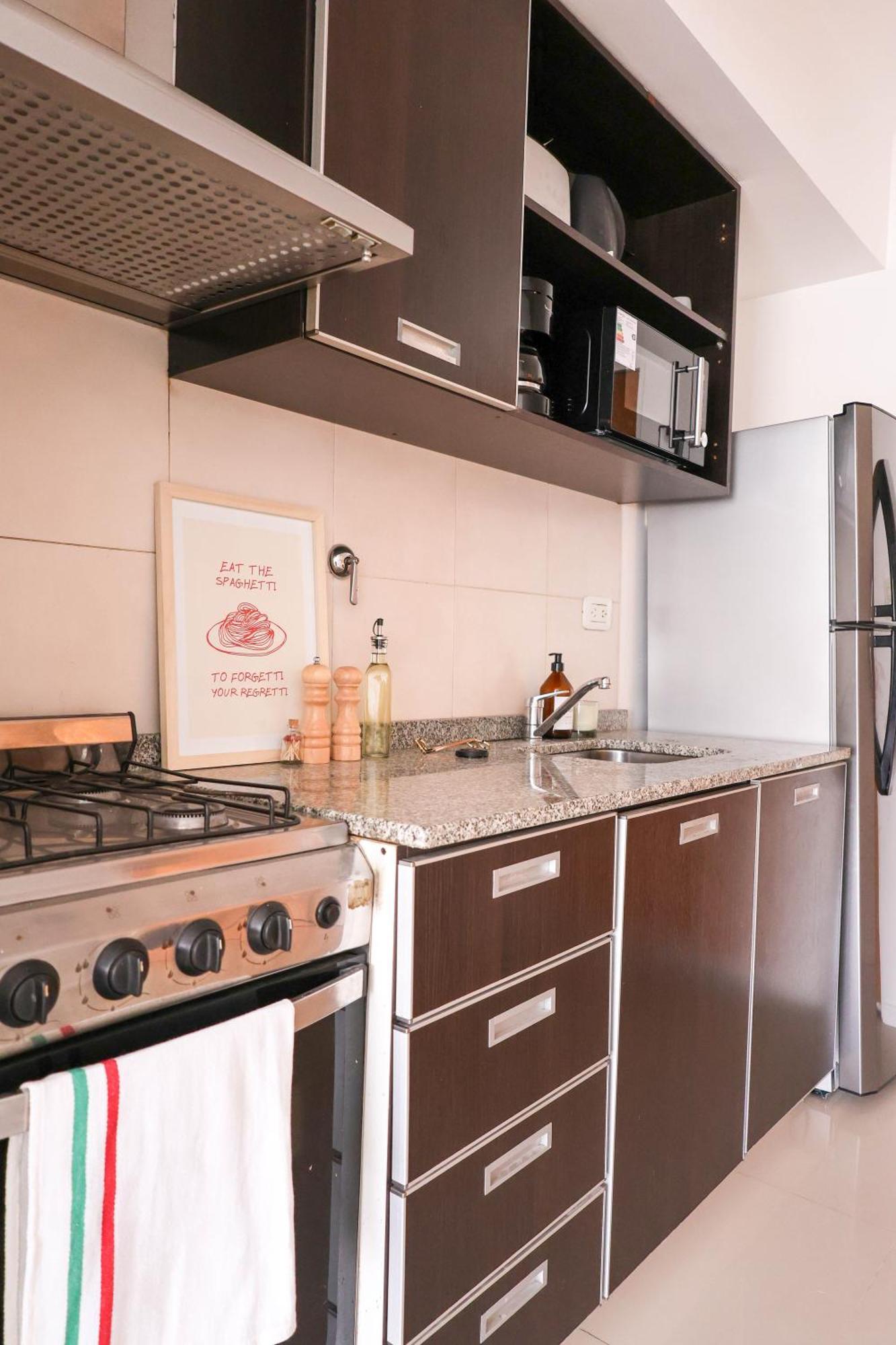 Apartamento Excelente Ubicacion, Luminoso, Metro A 150m *